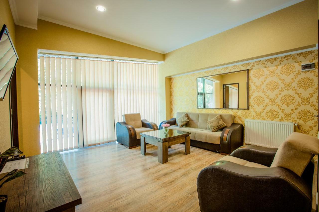 Hotel Comfort Tiflis Exterior foto
