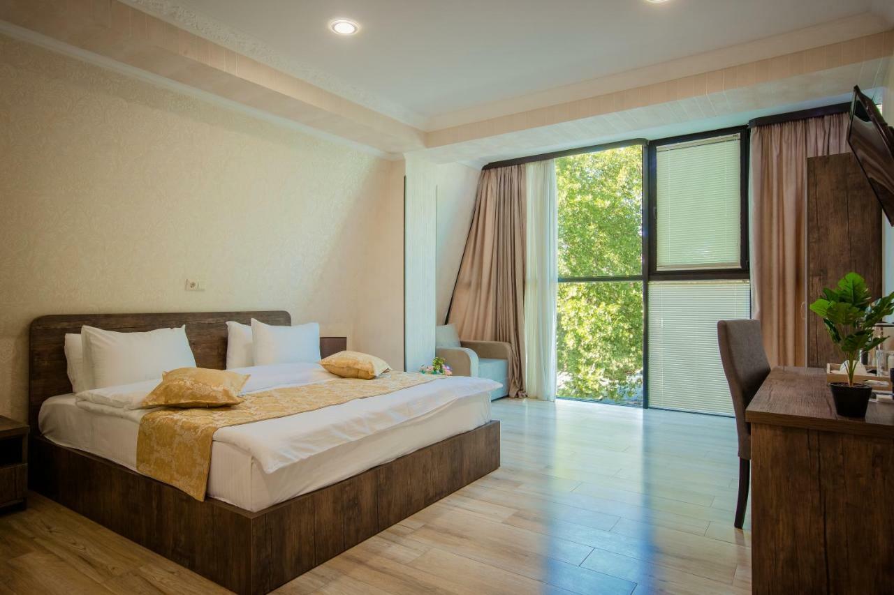 Hotel Comfort Tiflis Exterior foto