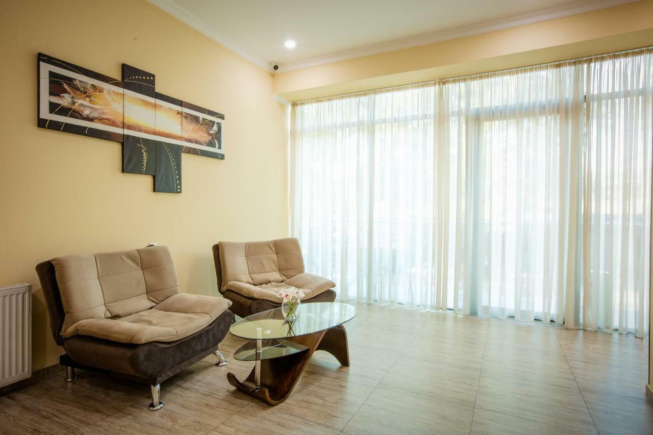 Hotel Comfort Tiflis Exterior foto